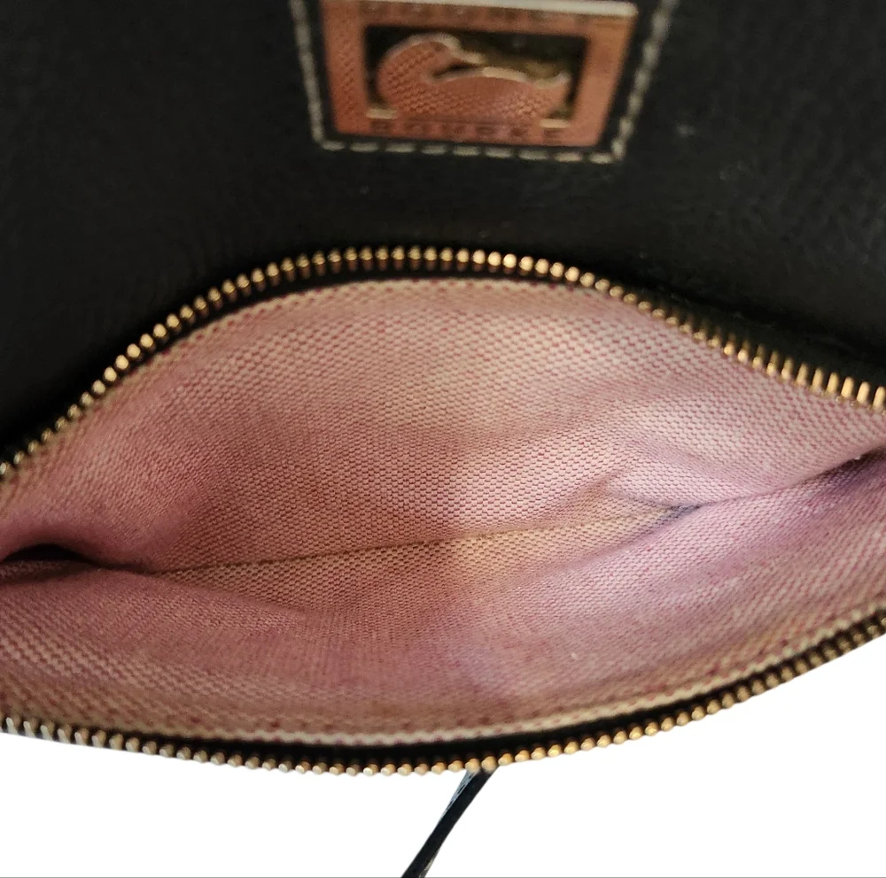 Dooney & Bourke Pebble Grain Black Crossbody Bag Leather Purse Zip‎ Pocket